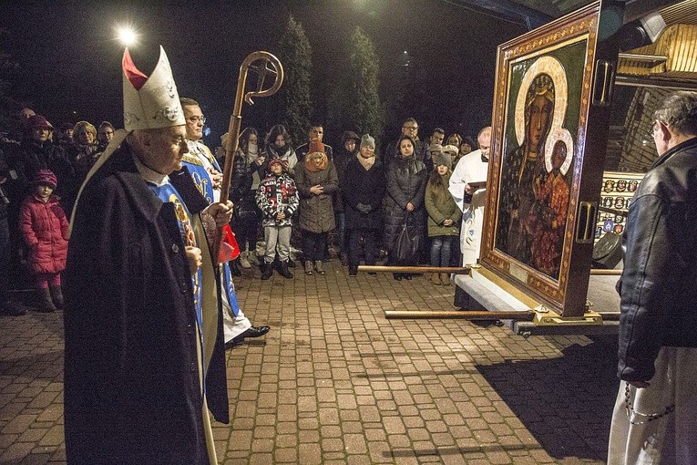 Ona ma władzę miłości. Jasnogórska Ikona w Otwocku na Ługach