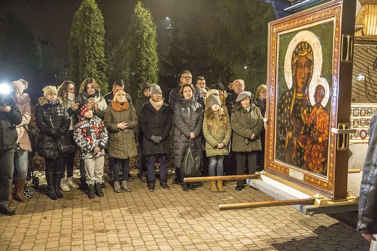 Ona ma władzę miłości. Jasnogórska Ikona w Otwocku na Ługach