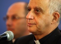 Abp Fisichella: Sakrament bierzmowania a ewangelizacja