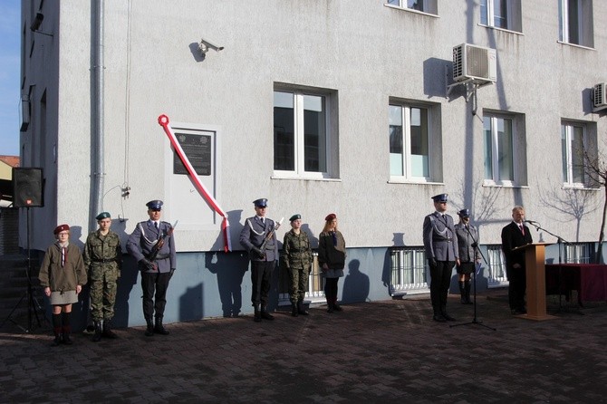 Odsłonięcie tablicy pamiątkowej w Łowiczu