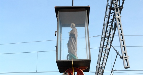 Poświęcenie figury św. Katarzyny na dworcu w Gliwicach
