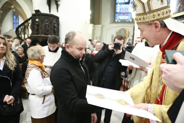 Wręczenie medali "Dei Regno Servire"