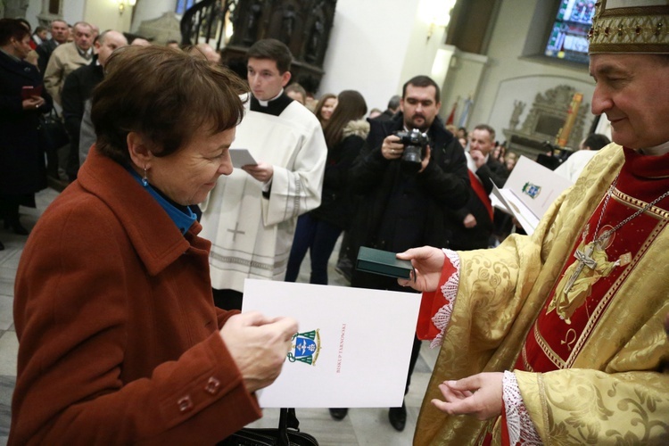 Wręczenie medali "Dei Regno Servire"