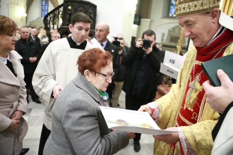 Wręczenie medali "Dei Regno Servire"