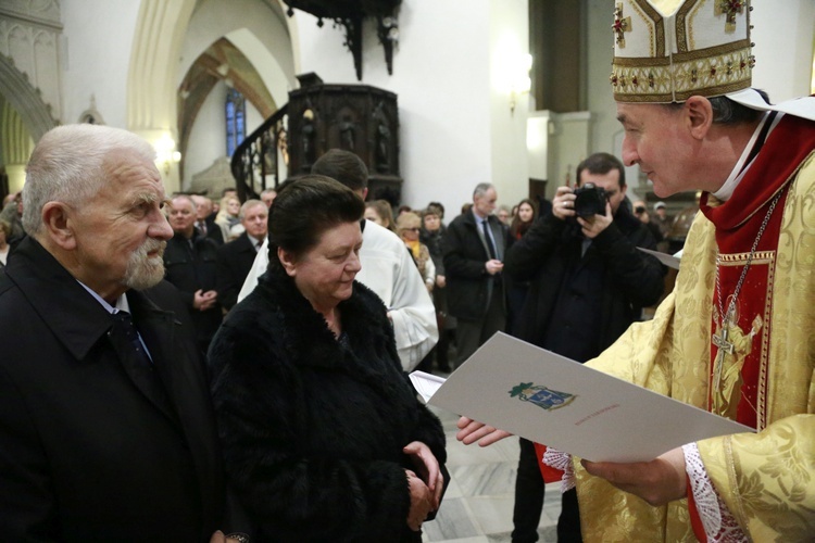 Wręczenie medali "Dei Regno Servire"