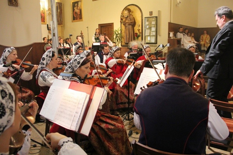 Wprowadzenie relikwii św. Szarbela