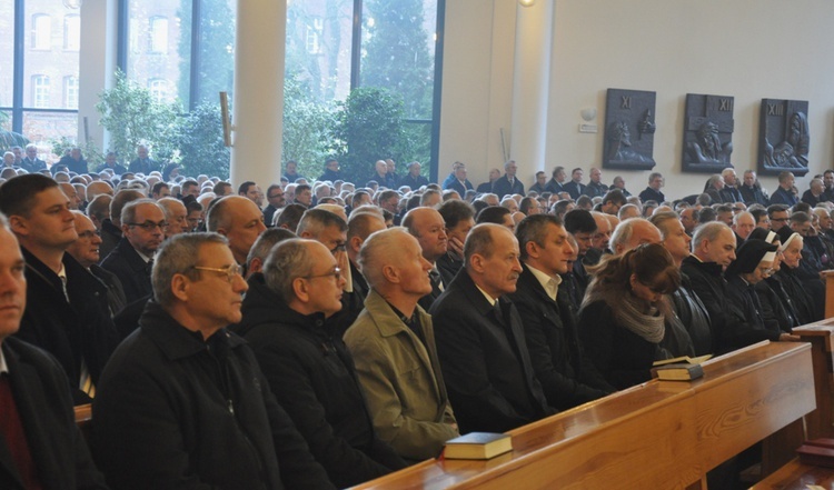 Dzień skupienia szafarzy Komunii św. w Opolu