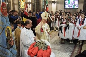 Bp Tadeusz Rakoczy przewodniczył Sumie odpustowej w 50-letniej parafii w Sporyszu