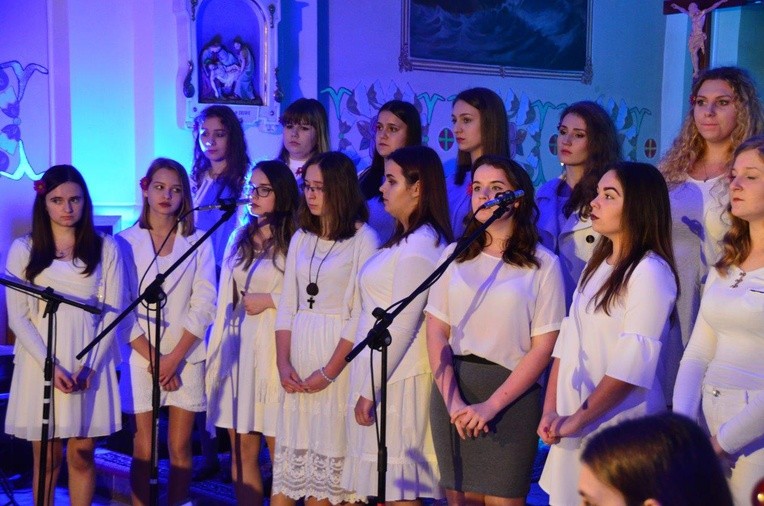 Koncert uwielbienia w Majdanie Królewskim 