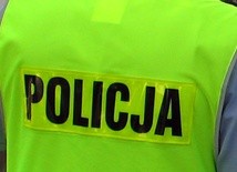 Prokurator i policja prowadzą oględziny miejsca