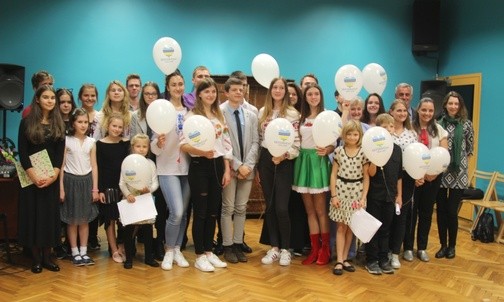 Wspólne pamiątkowe zdjęcie zakończyło koncert w "Kubiszówce"