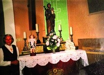 ▲	Maria Leżańska w kaplicy Matki Bożej Anielskiej w DPS. Zdjęcie z prywatnego albumu rodziny Marii Joanny Michałowskiej.