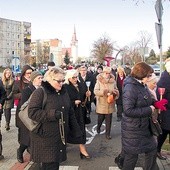 W sanktuarium co roku jest uroczysta Msza św., a później procesja i modlitwa pod figurą Chrystusa Króla. 