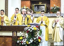 ▲	– My, lud Boży, jesteśmy świątynią, a budynek odzwierciedla to w architekturze – mówił metropolita.