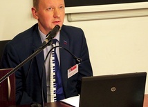 – W polskich realiach na odpowiednie praktyki dla studentów nie pozwalają często instrumenty – ich stan lub uproszczone wersje – mówił podczas prelekcji dr Tomasz Głuchowski.