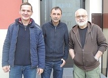 Grzegorz Giercuszkiewicz, Andrzej Sitarz  i Lech Malinowski  – odpowiedzialni  za organizację  1. Światowego Dnia Ubogich w Bielsku-Białej.