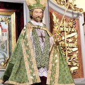 Słynąca łaskami drewniana figura św. Mikołaja.