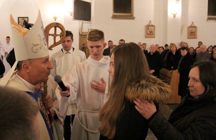 Zakręt. Bierzmowanie przy Madonnie