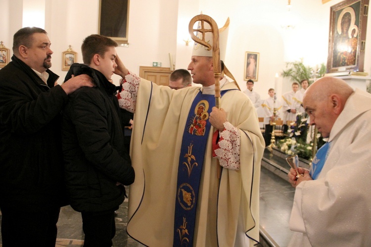 Zakręt. Bierzmowanie przy Madonnie