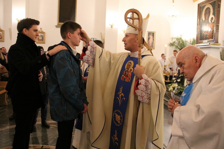 Zakręt. Bierzmowanie przy Madonnie