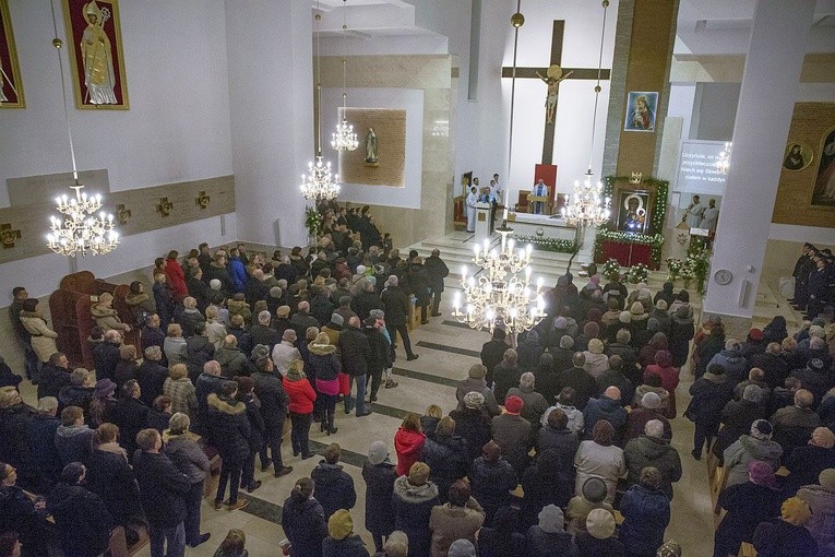 Korona dla Maryi w Halinowie