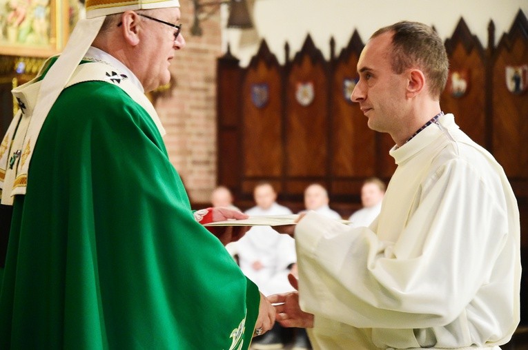 Wprowadzenie szafarzy nadzwyczajnych