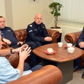 Minister Błaszczak odwiedził postrzelonego policjanta