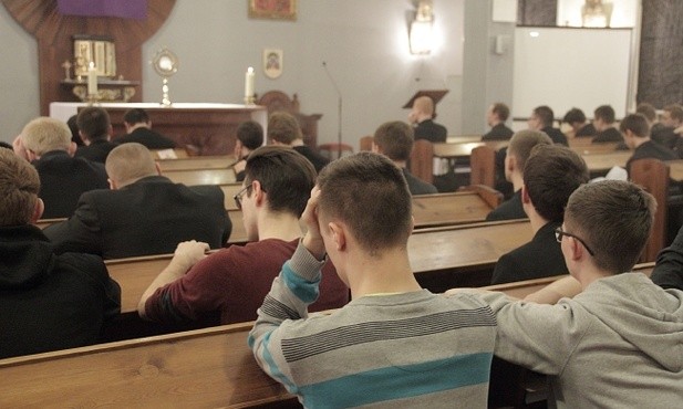 Słuchać, rozeznawać, żyć powołaniem Pana