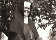 S. Maria Beata (1937-2017) Zdjęcie wykonane w ogrodach klasztoru w Brwinowie w 1991 r.