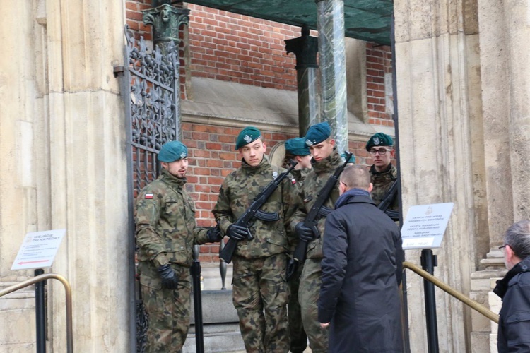 Uczniowie uczcili pamięć marszałka Józefa Piłsudskiego