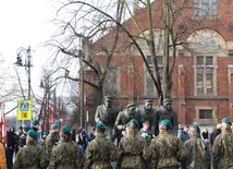 Uczniowie uczcili pamięć marszałka Józefa Piłsudskiego