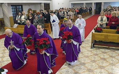 Konferencję i adorację Najświętszego Sakramentu dopełniła Eucharystia w kaplicy radomskiego seminarium.