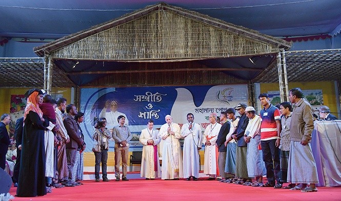 Międzyreligijne i ekumeniczne spotkanie w ogrodach arcybiskupstwa w Dhaka (Bangladesz).