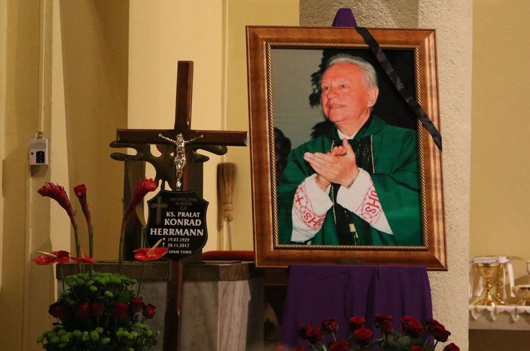 Pogrzeb ks. Konrada Herrmanna