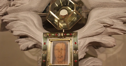 Maryja prosi dziś: Spójrz w oczy Chrystusa z Manoppello