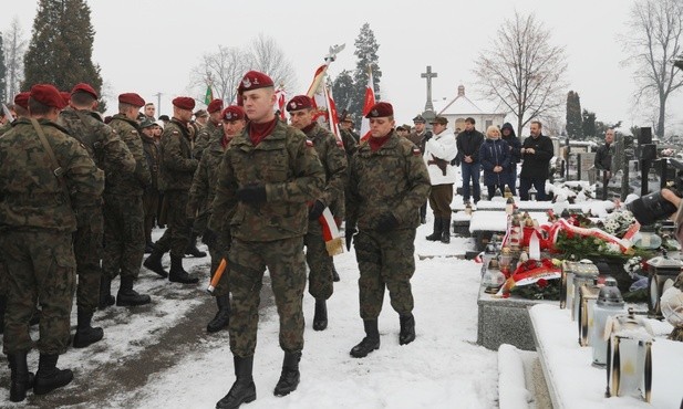 Hołd "Bartkowi" oddali także żołnierze WP