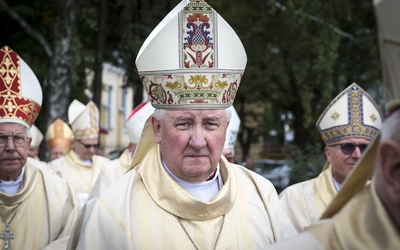 "Przychodzę służyć" - podkreśla nowy biskup warszawsko-praski
