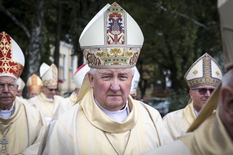 "Przychodzę służyć" - podkreśla nowy biskup warszawsko-praski