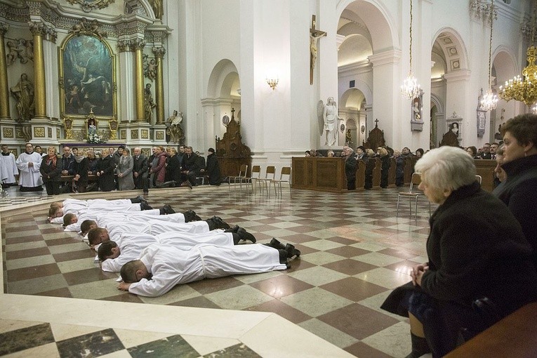 Święcenia diakonatu