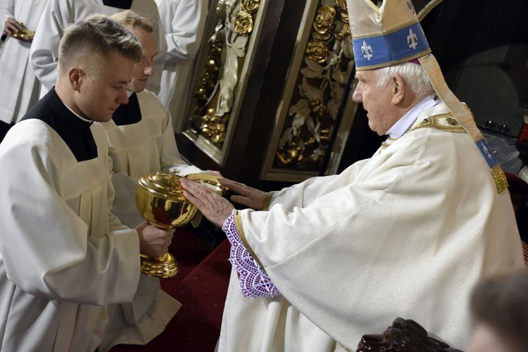 Przyjęcie stroju duchownego przez alumnów III roku