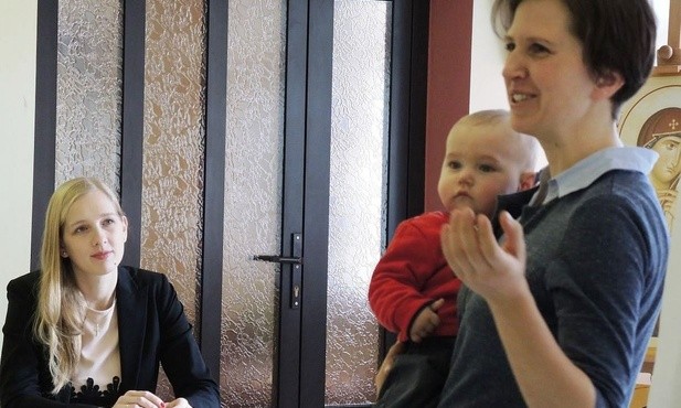 Jadwiga Wiatrowska (z prawej) dzieliła się swoim odkrywaniem macierzyństwa