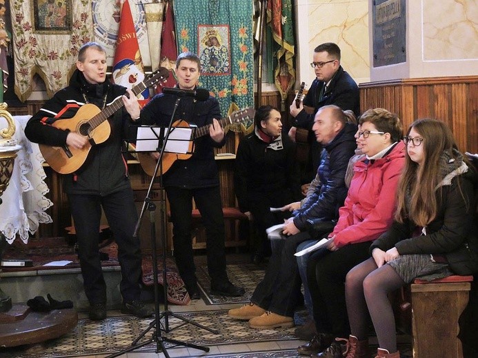 Adwentowy Dzień Wspólnoty Oazy w Rzykach