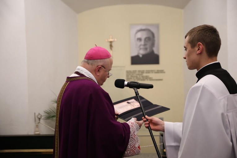 Pamięci wielkiego kapłana i teologa 