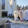 Rzeźbę pobłogosławił 10 grudnia bp Stanisław Salaterski.