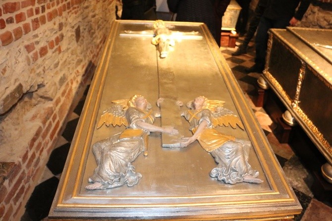 Odnowiono sarkofagi królewskie
