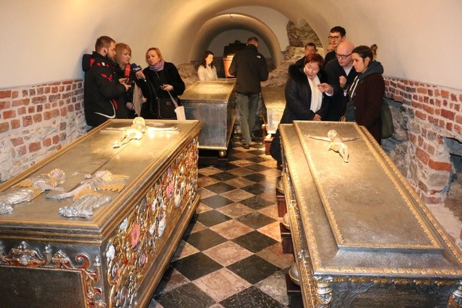 Odnowiono sarkofagi królewskie
