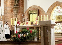 Mszy św. we wspomnienie św. Mikołaja w elbląskiej katedrze przewodniczył biskup pomocniczy archidiecezji gdańskiej Zbigniew Zieleński.