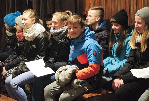 ▲	Młode pokolenie na spotkaniu w Rzykach.