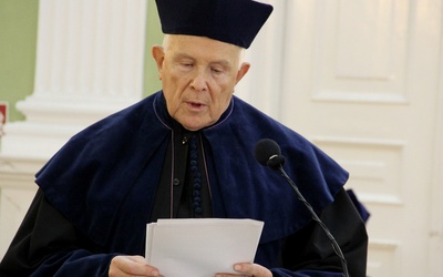Uhonorowany ks. prof. Marek Starowieyski
