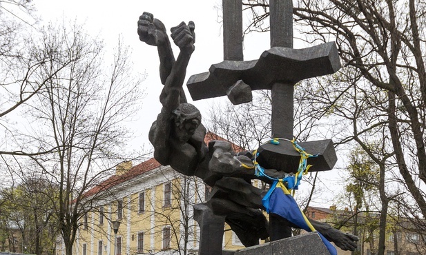 Ukraina